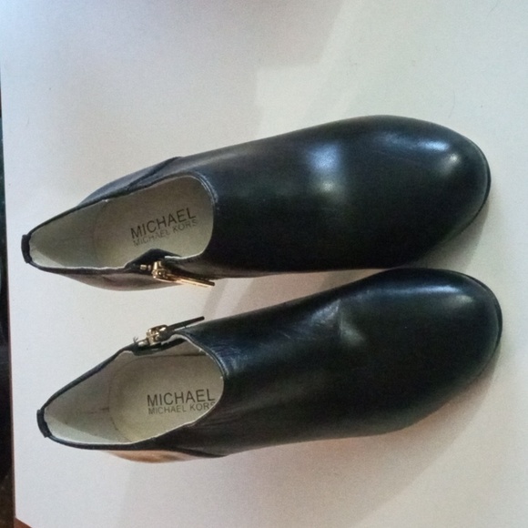 Michael Kors black Ankle Boots size 6.5M - Picture 1 of 6